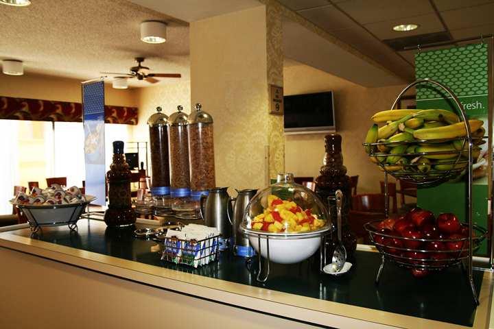Hampton Inn & Suites Port St. Lucie Restaurant photo